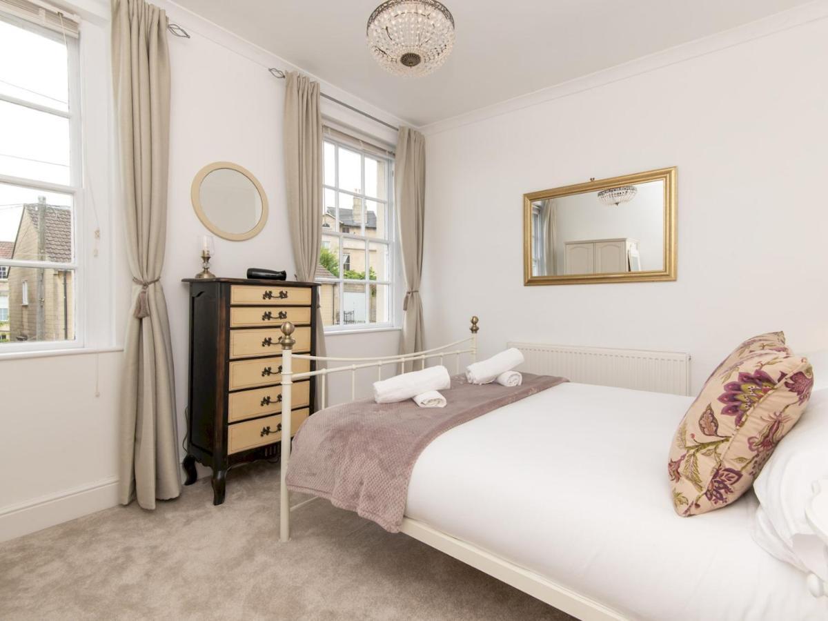 Pass The Keys Stylish 2 Bed Central Bath Apartment With Parking Exterior photo